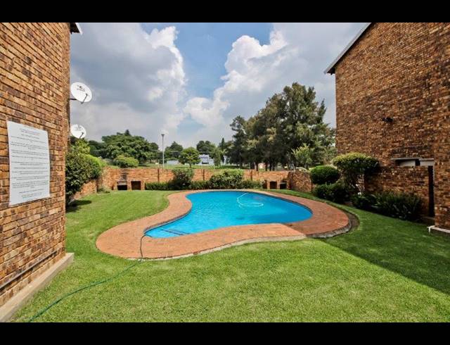 2 BEDROOM APARTMENT FOR SALE IN ROBINDALE